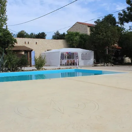 Mas De L'olivier Apartment *